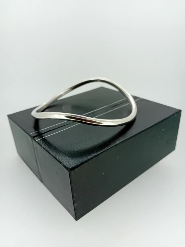 Farringtons Solid Sterling Silver Wave Bangle – 26g - RK Jewellery Designs 